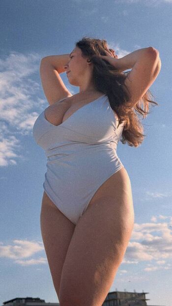 Full leaked Mature women private onlyfans photo