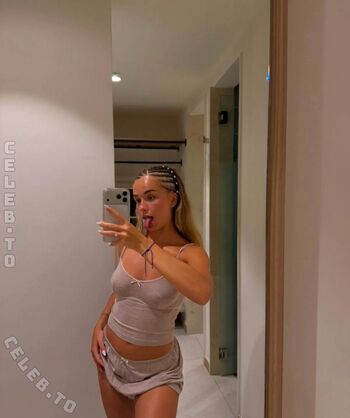 Full leaked Maxima mclk page private onlyfans photo