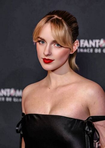 Full leaked Mckenna grace  page private onlyfans photo