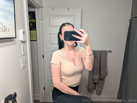 Full leaked Me sexy alice private onlyfans photo