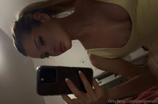 Full leaked Mejryk private onlyfans photo