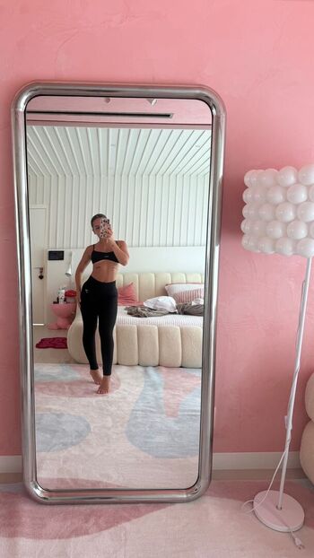 Full leaked Mel maia private onlyfans photo