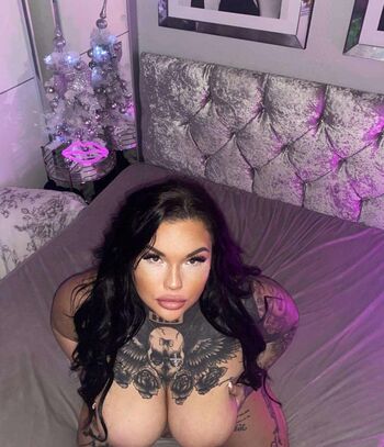 Full leaked Melinacurves private onlyfans photo
