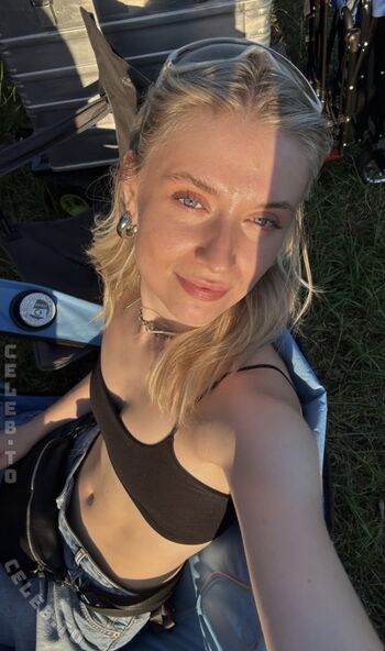 Full leaked Merleperle private onlyfans photo