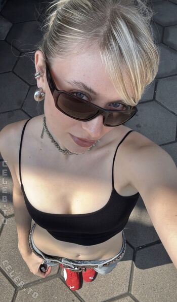 Full leaked Merleperle private onlyfans photo