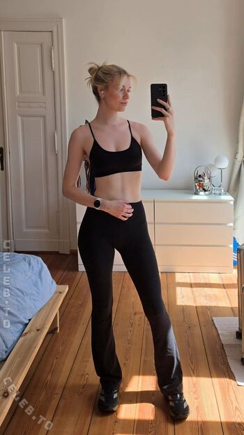 Full leaked Merleperle private onlyfans photo