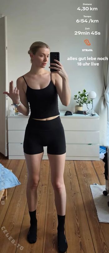Full leaked Merleperle private onlyfans photo