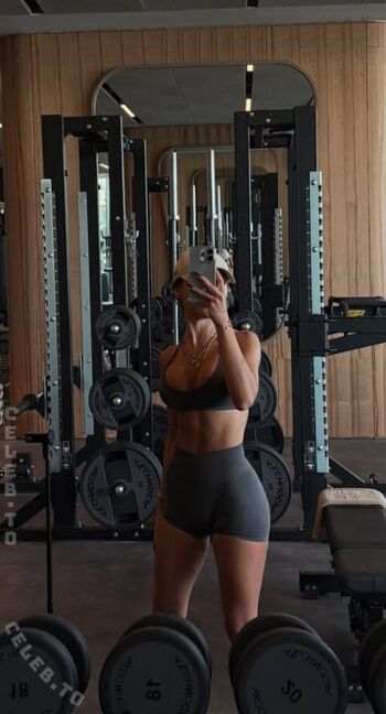 Full leaked Merve ozkan page private onlyfans photo