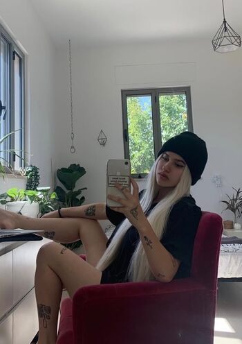 Full leaked Meshi roter page private onlyfans photo