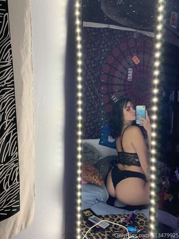 Full leaked Messymessy private onlyfans photo