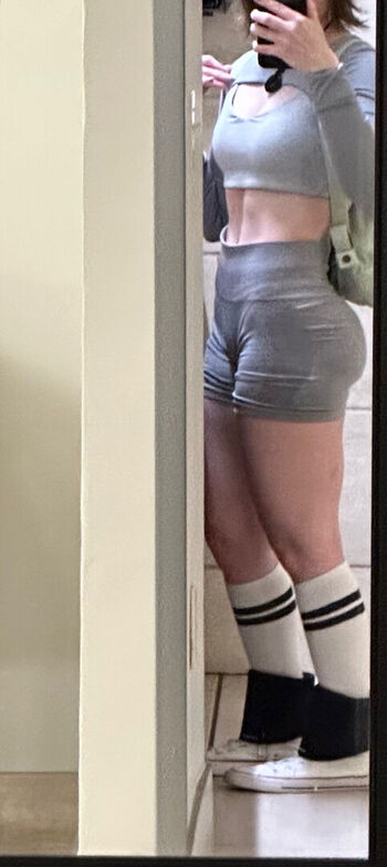 Full leaked Mewnii private onlyfans photo