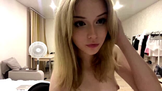 Full leaked Mewplop private onlyfans photo