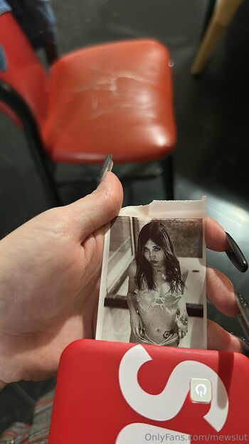 Full leaked Mewqueen private onlyfans photo
