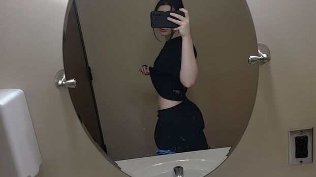 Full leaked Mewtzilla private onlyfans photo