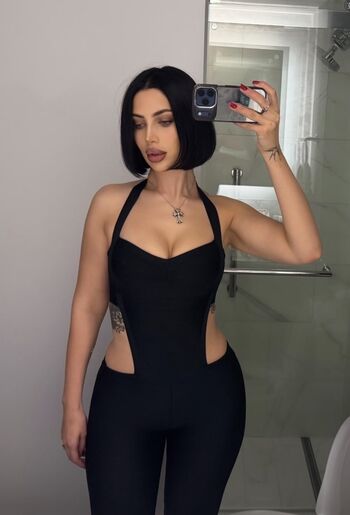 Full leaked Mez afram page private onlyfans photo