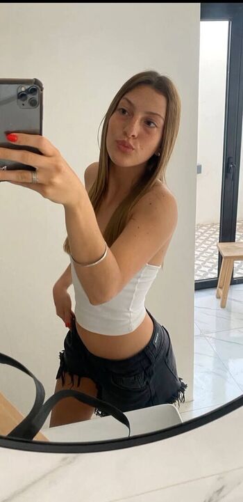 Mia De Angel