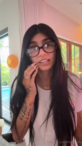 Full leaked Mia khalifa page private onlyfans photo