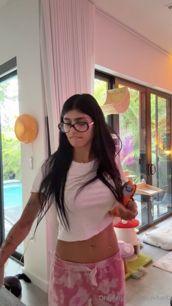 Full leaked Mia khalifa page private onlyfans photo