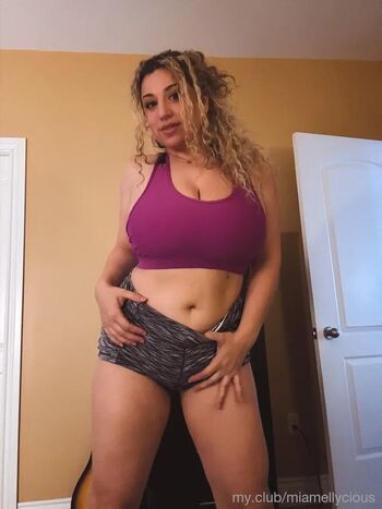 Full leaked Mia melly private onlyfans photo