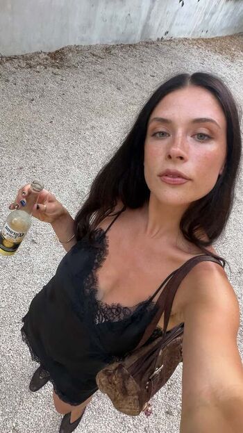 Full leaked Mia tomlinson private onlyfans photo