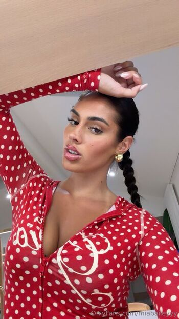 Full leaked Miabaileyyy private onlyfans photo