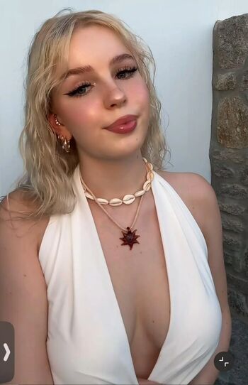 Full leaked Mialiliaa private onlyfans photo