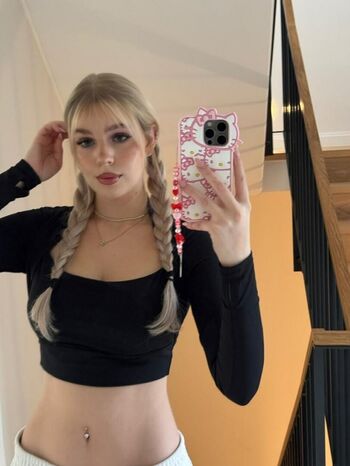 Full leaked Mialiliaa private onlyfans photo