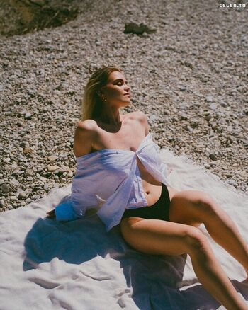 Full leaked Miasophie ne private onlyfans photo