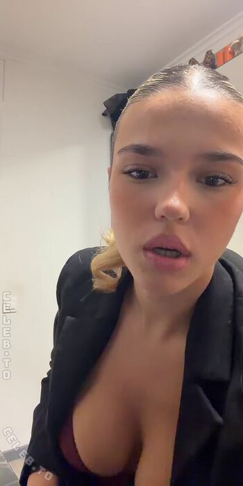 Full leaked Michakgu private onlyfans photo