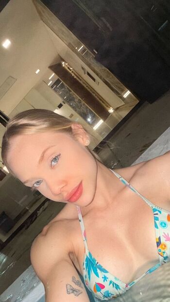 Full leaked Michelleandrezza private onlyfans photo