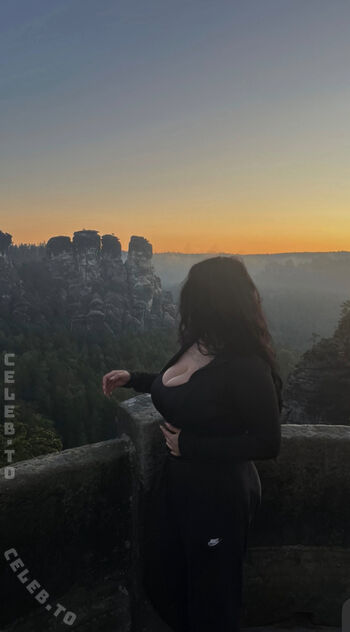 Full leaked Michellemxllxr private onlyfans photo