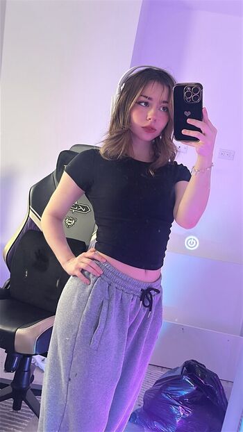 Full leaked Mictia private onlyfans photo