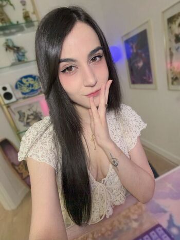 Full leaked Midna private onlyfans photo