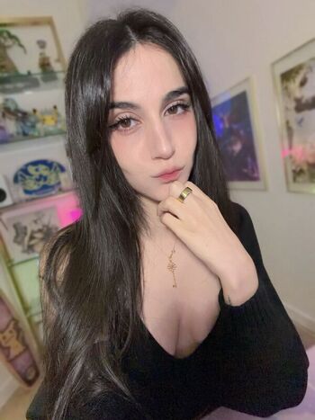 Full leaked Midna private onlyfans photo