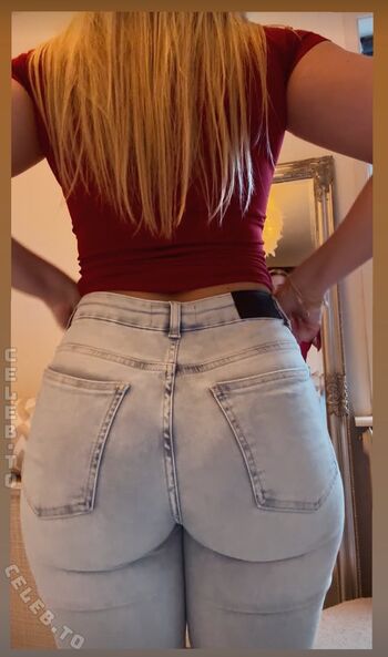 Full leaked Miiileb private onlyfans photo