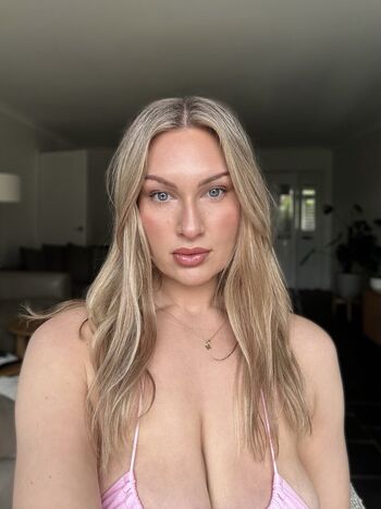 Full leaked Mikaelamkay private onlyfans photo