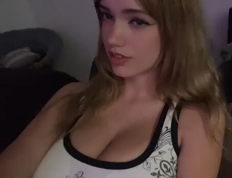 Full leaked Mikahhlynn private onlyfans photo