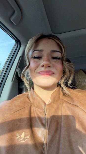 Mikayla Campinos