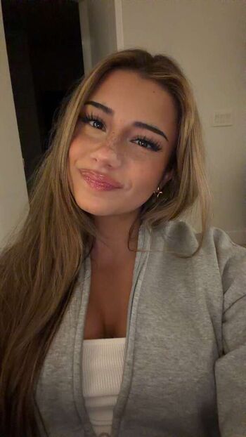 Mikayla Campinos