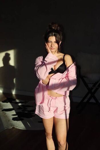 Mikayla Campinos
