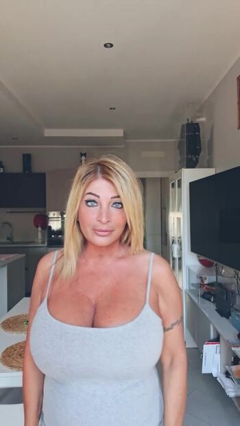 Full leaked Mikela lattanzi private onlyfans photo