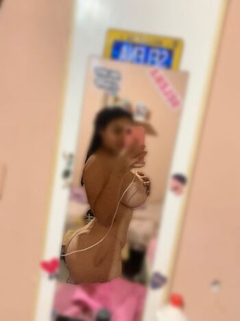 Full leaked Milaaagros rd private onlyfans photo