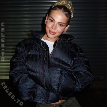 Full leaked Milaneedls page private onlyfans photo