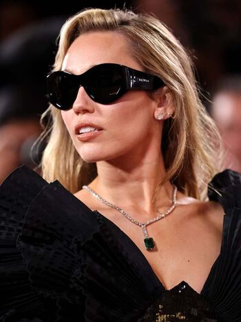 Full leaked Miley cyrus page private onlyfans photo