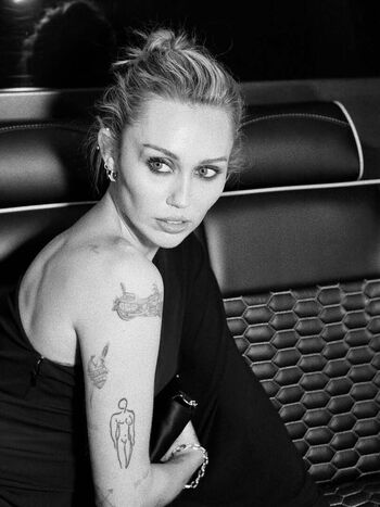 Full leaked Miley cyrus page private onlyfans photo