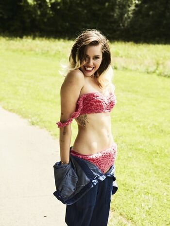 Full leaked Miley cyrus page private onlyfans photo