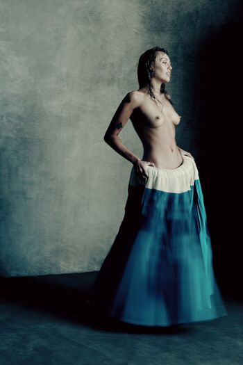 Full leaked Miley cyrus page private onlyfans photo