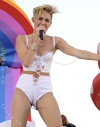 Full leaked Miley cyrus page private onlyfans photo
