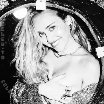 Full leaked Miley cyrus page private onlyfans photo