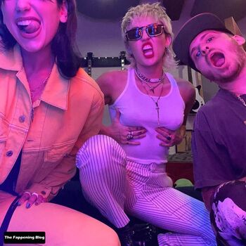 Full leaked Miley cyrus page private onlyfans photo